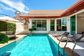 Luxury Pool Villa A14 3BR 6-8 Persons